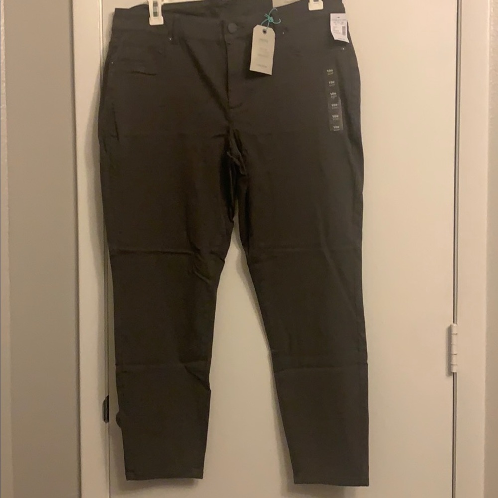 NEW Maurices mid rise grey jeggings 18W SHORT